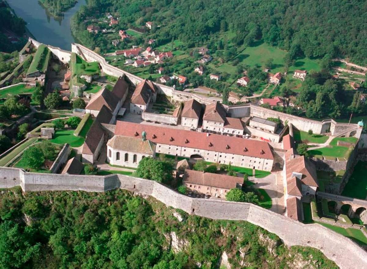 Gite 3 Etoiles "Entre Sources Et Riviere" Besancon Vaire-le-Grand Екстер'єр фото