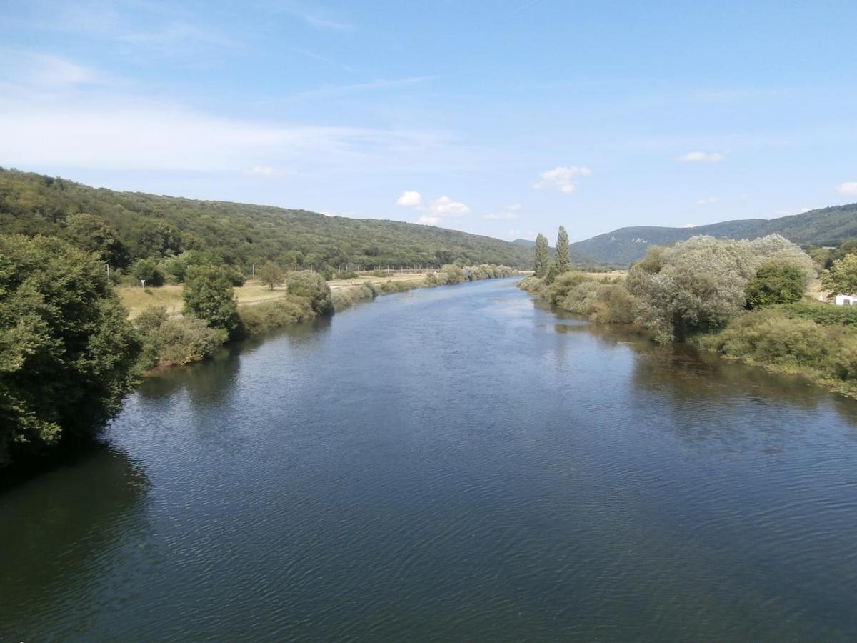 Gite 3 Etoiles "Entre Sources Et Riviere" Besancon Vaire-le-Grand Екстер'єр фото